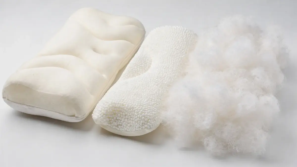 Verschiedene Schwangerschaftskissen-Füllungen für Rückenschmerzen: Memory Foam, Mikroperlen und Polyesterfasern